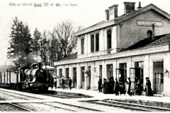 Bar-Sur-Seine_BAR-sur-SEINE-Aube-Vue-interieure-de-la-gare-arrive-un-train